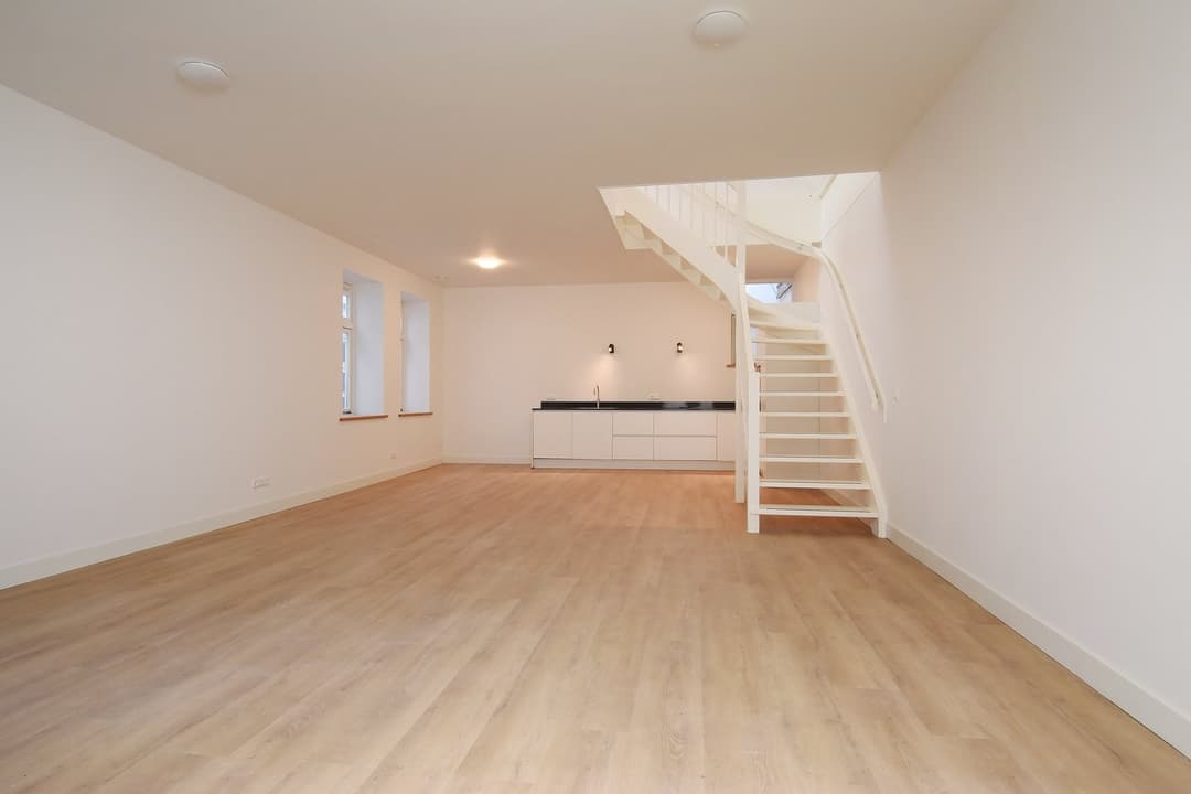 Spacious 2 Room Apartment in the Heart of The Hague - For Rent