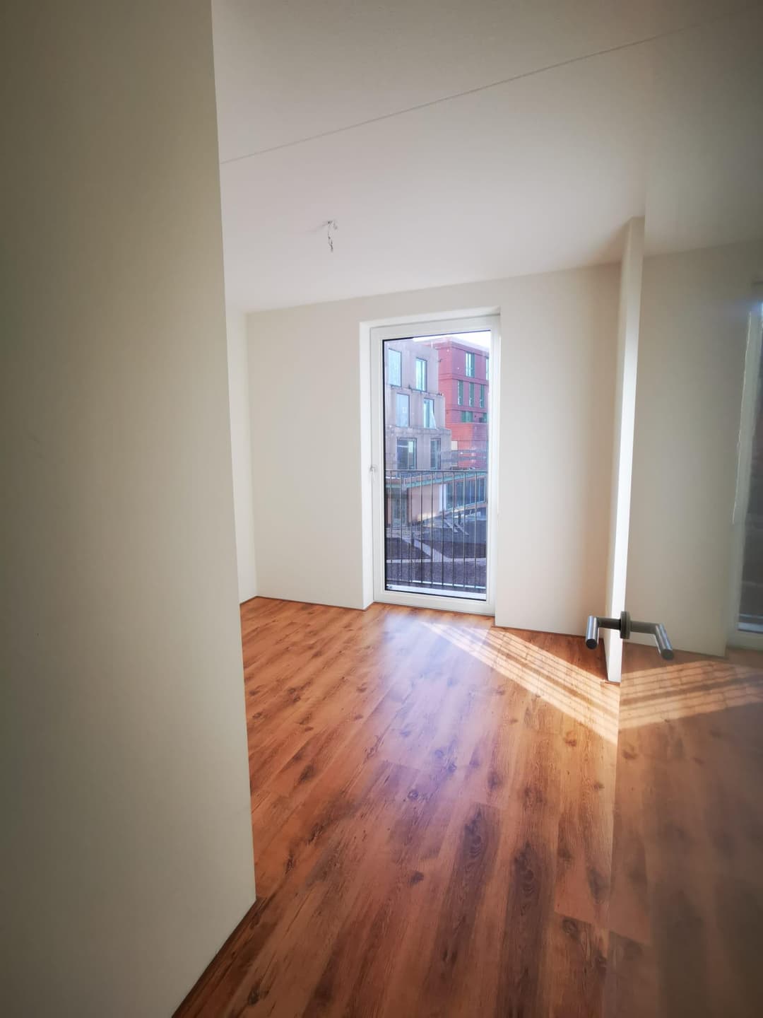 Unfurnished Room for Rent, Laan op Zuid, Rotterdam