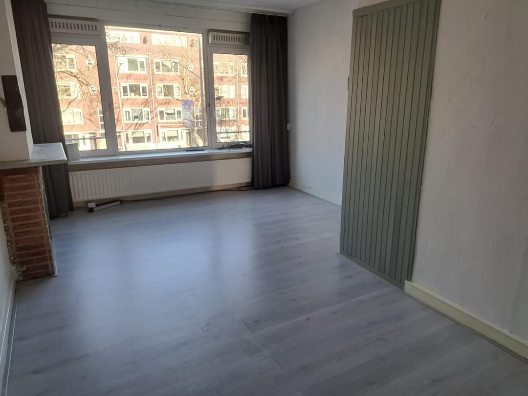 Unfurnished Room for Rent - Pleinweg, Rotterdam