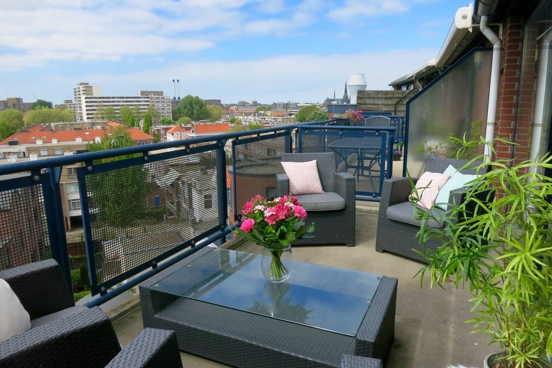 Top-Floor Apartment Geest 24-A, Den Haag - For Rent