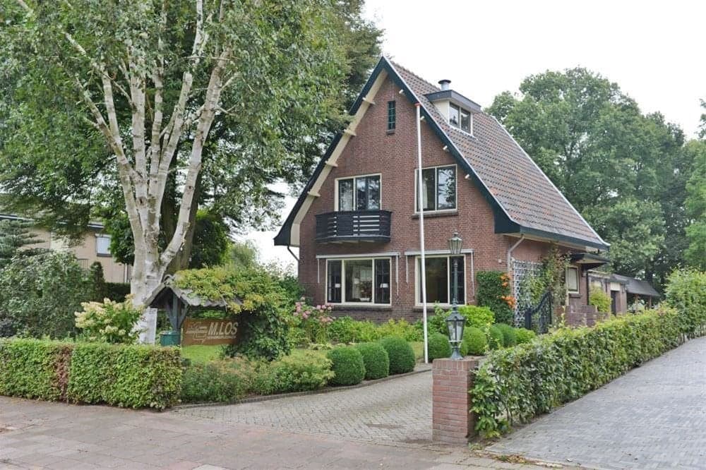 Charming Detached House with Office Space, Nieuwvan Lenneplaan 473768 XN Soest - For Rent