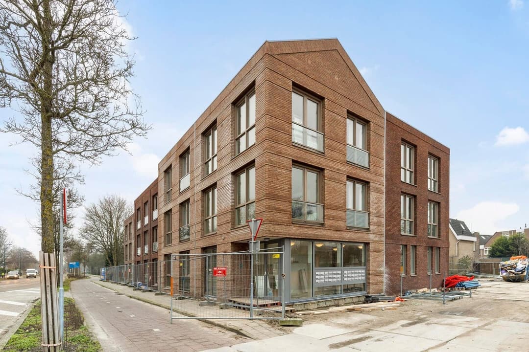 Flat Hoge Rijndijk, Zoeterwoude - For Rent