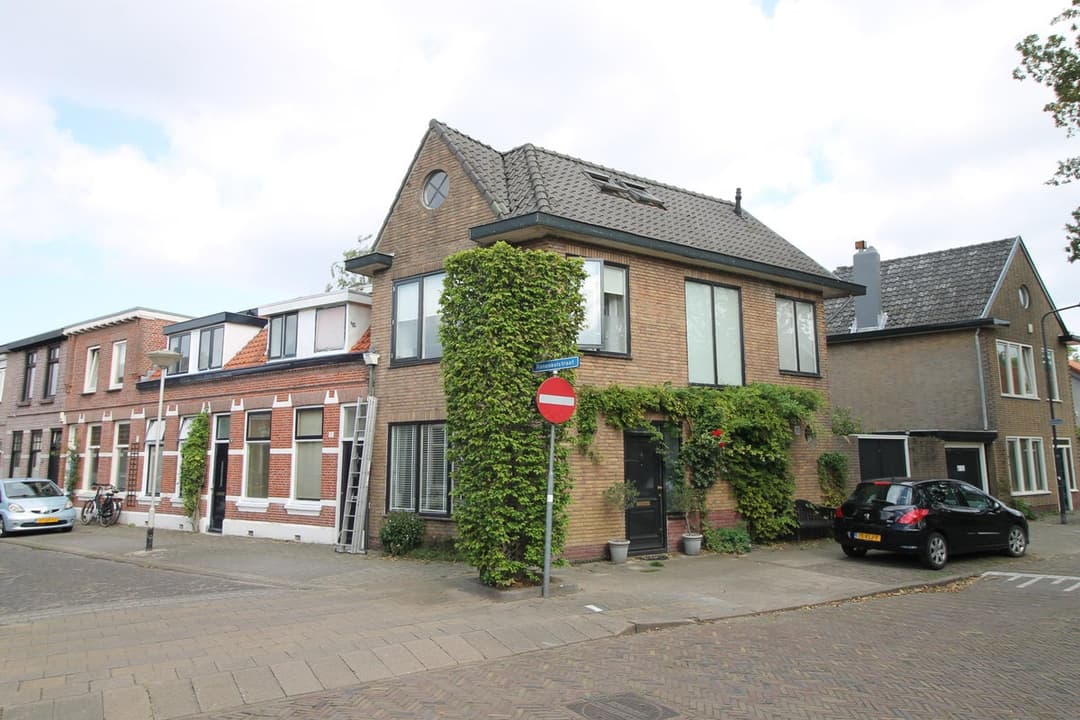 House Zonnebloemstraat, Breda - For Rent