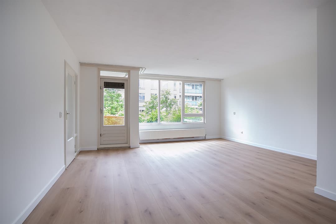 Apartment Bart De Ligtstraat 40, Amsterdam - For Rent