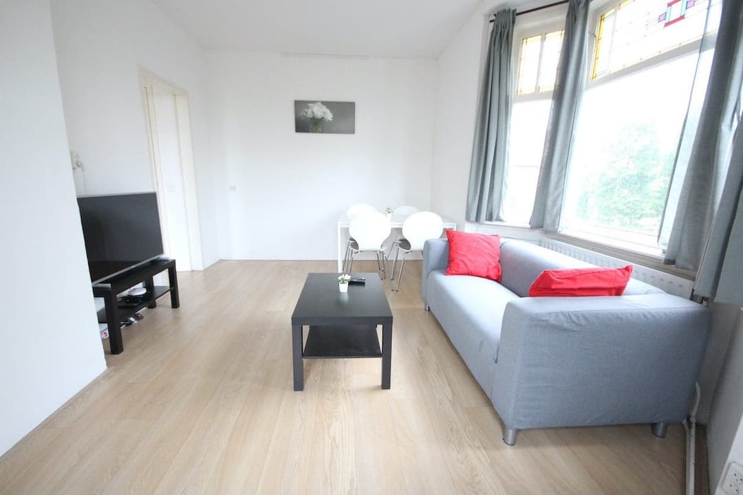 Flat Dierenselaan, Den Haag - For Rent