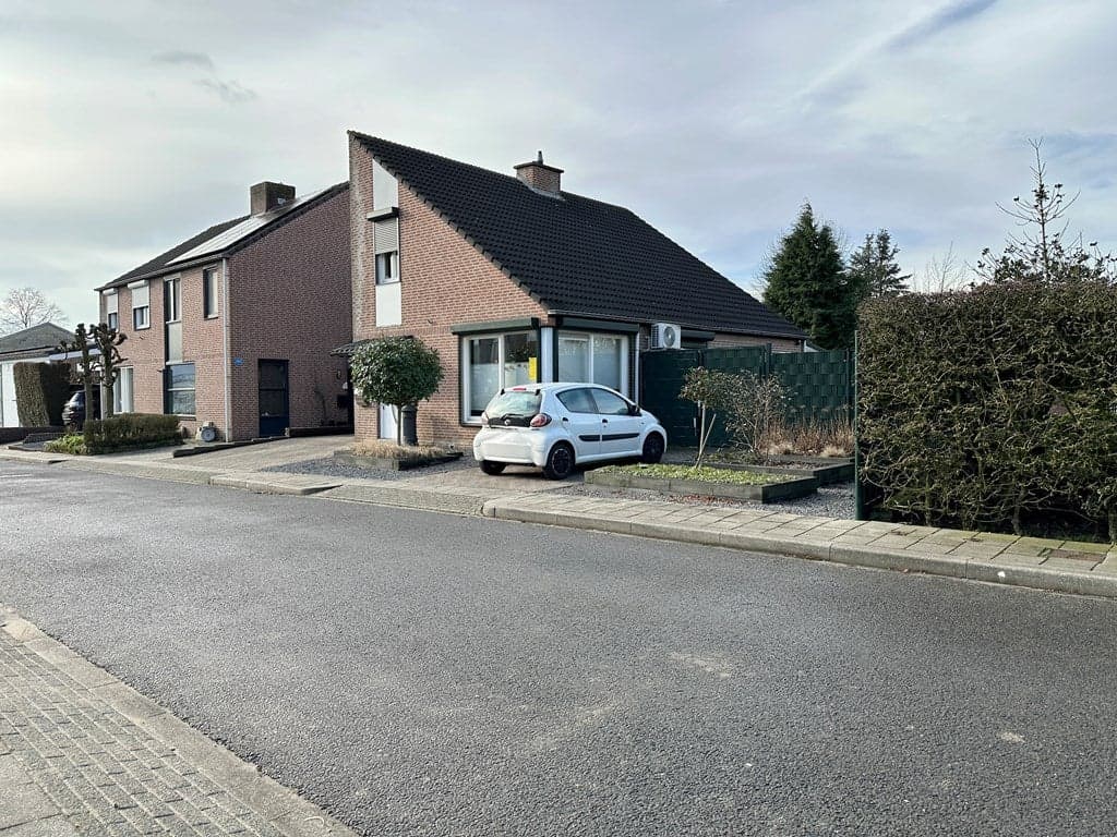 House Schoolstraat 19, Moorveld - For Rent