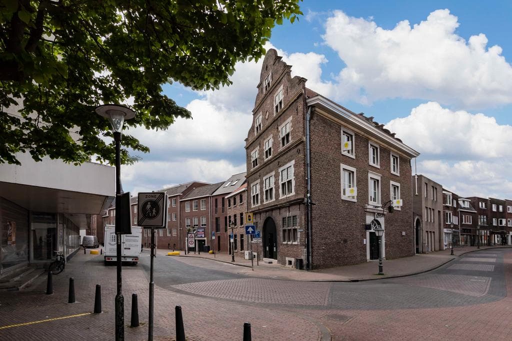 Flat Plakstraat 118, Sittard - For Rent