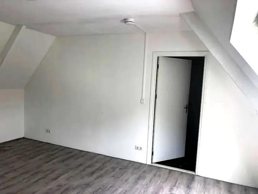 Unfurnished Room for Rent, Gasthuisstraat, Heerlen