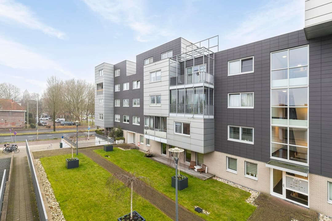 Luxurious 4-Room Apartment at NieuwWaterpark 22102 LA Heemstede - For Rent