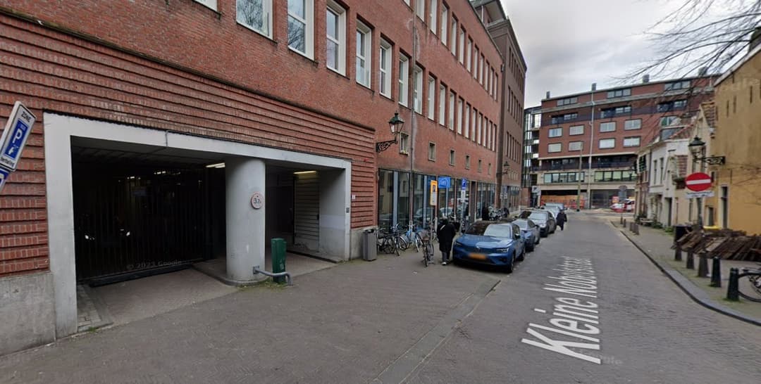 Parking Space Nieuw Nobelstraat 2513 BD, Den Haag - For Rent