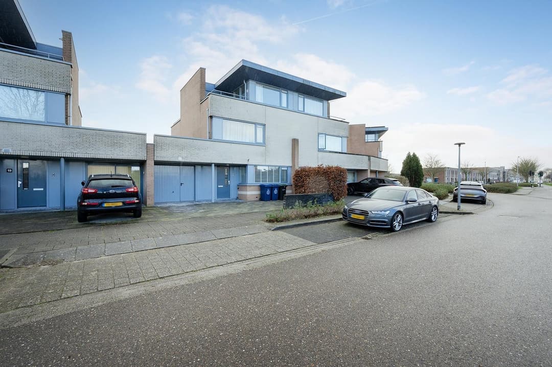 House Cecil B. de Millestraat, Almere, for Rent