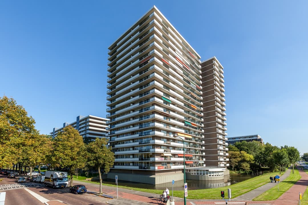 Spacious 5-Room Apartment Van Vredenburchweg, Rijswijk - For Rent