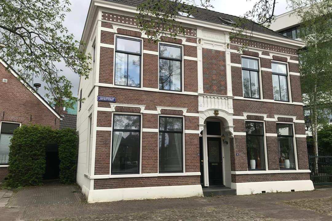 Monumental House Nieuw Javastraat 9, Assen - For Rent