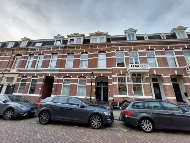 Room Renbaanstraat, Den Haag - For Rent