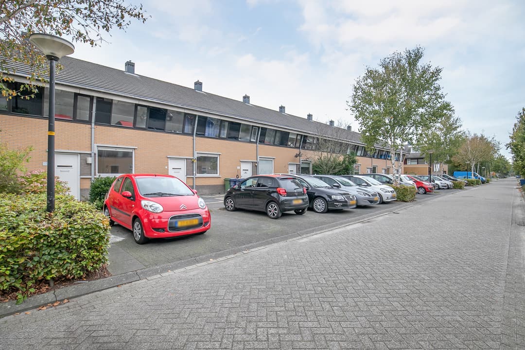 Family Home Septemberstraat 101, Almere - For Rent