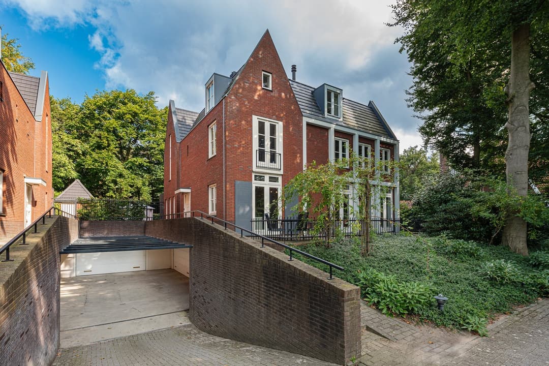 Villa Diependaalselaan 102, Hilversum - For Rent