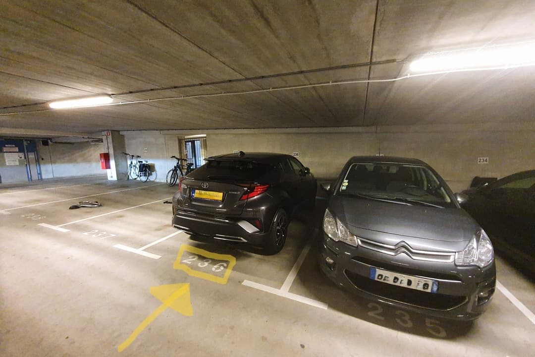 Overdekte parkeerplaats NieuwWijnbrugstraat 236, Rotterdam - Te huur