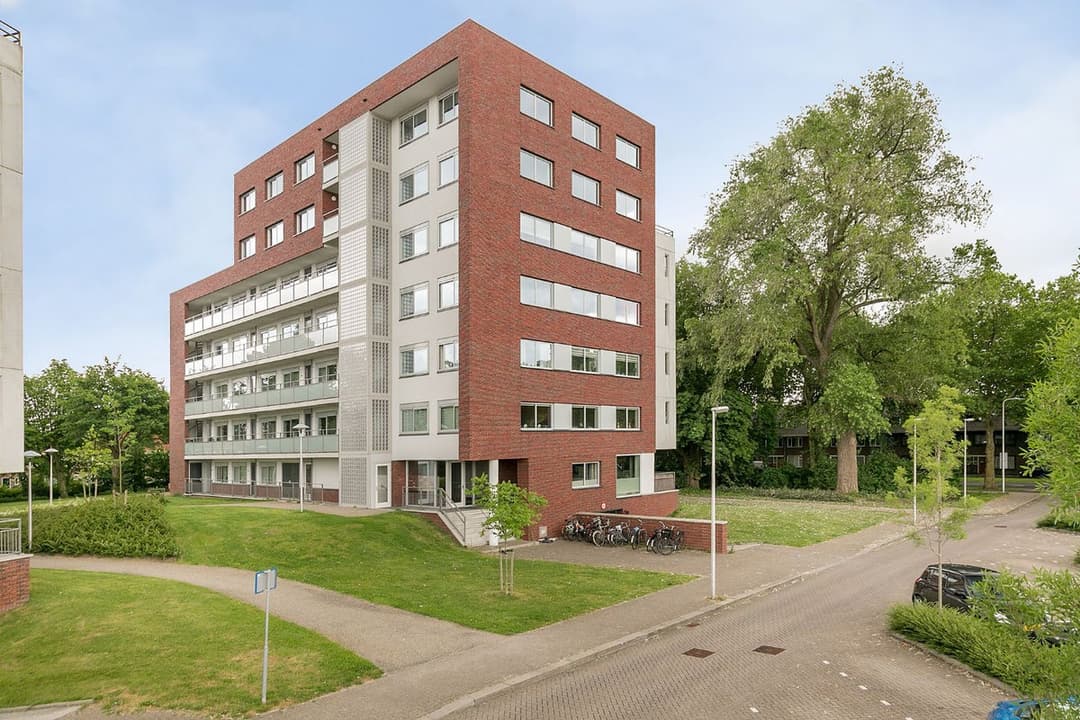 Flat Royaards van den Hamkade 143, Utrecht - For Rent