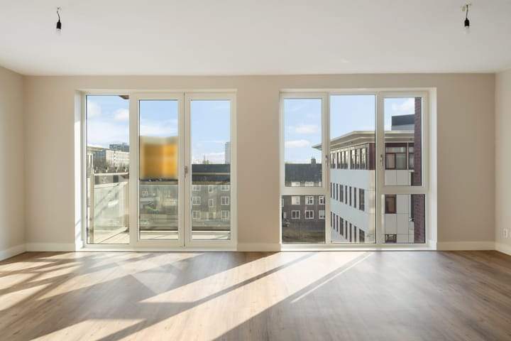 Apartamento de 3 habitaciones en Perzikweg, Leiden - En alquiler