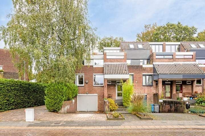 Split-Level Family Home, Het Kerkehout 3, Wassenaar - For Rent
