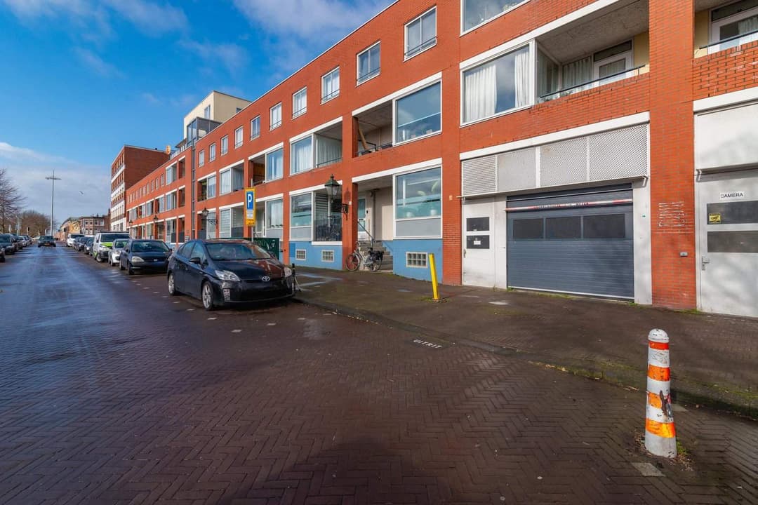 Place de Parking NieuwBuitenom 140, La Haye - À Louer