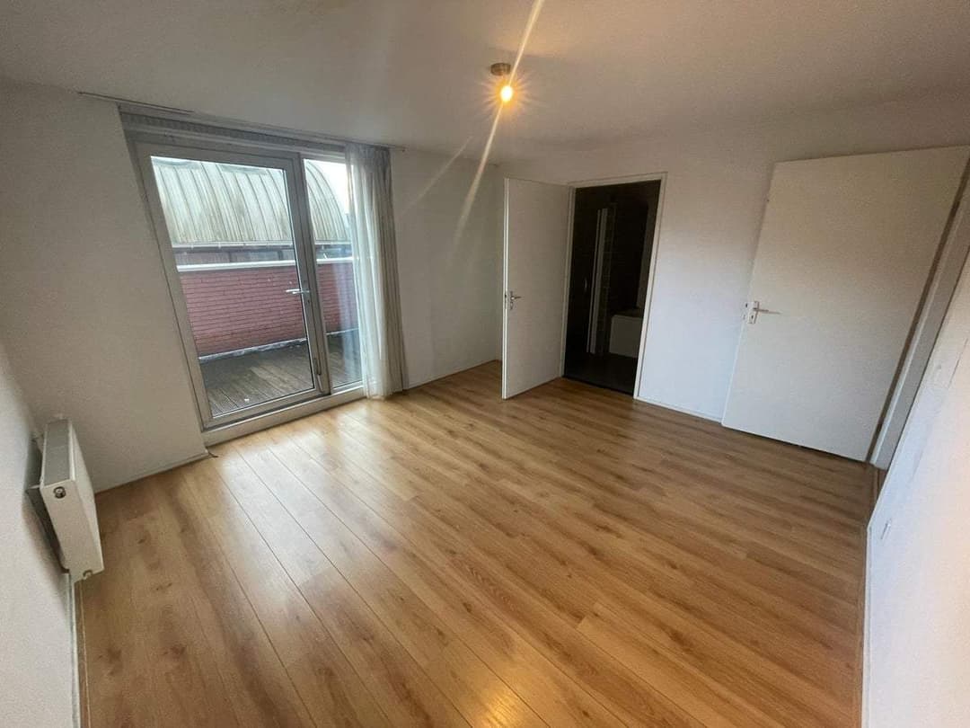 Flat St. Jacobstraat, Den Haag - For Rent