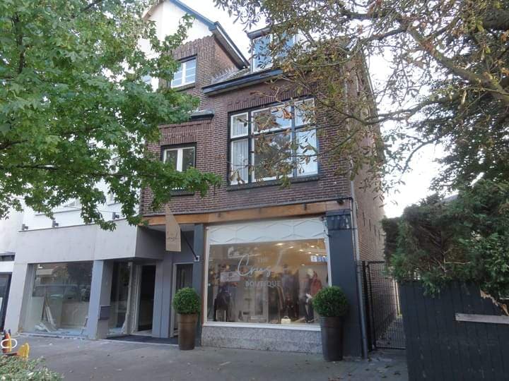 Upper-Level Apartment de Kempenaerstraat, Oegstgeest - For Rent
