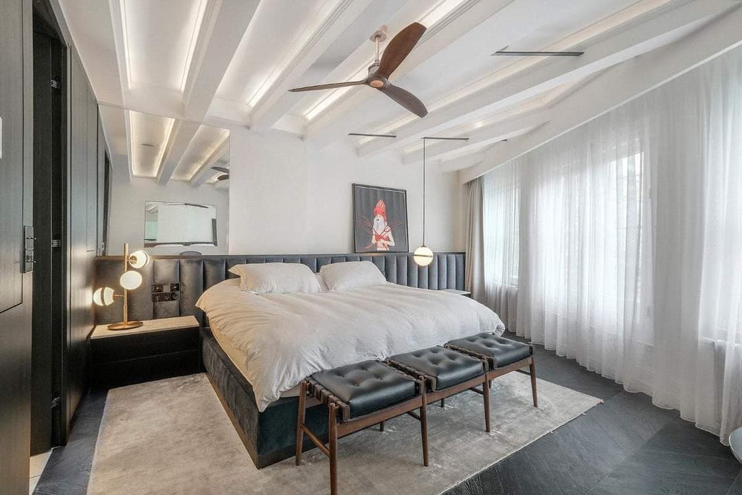 Flat Nieuwezijds Voorburgwal, Amsterdam - For Rent