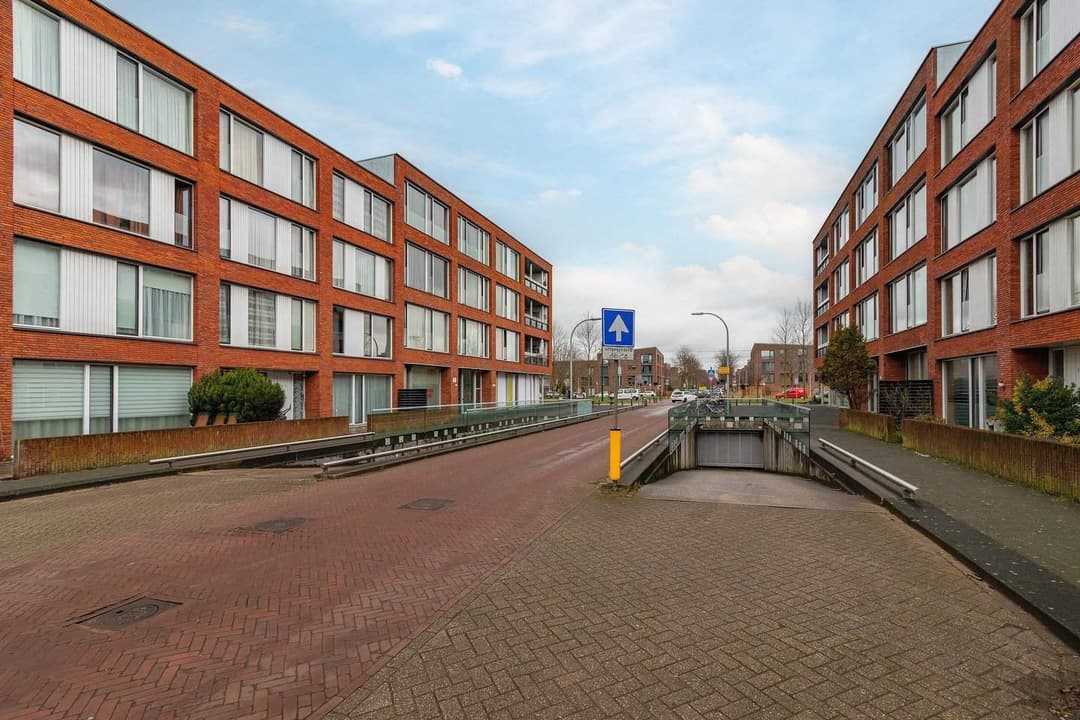 Place de Parking Nieuw Lindberghlaan, La Haye - À Louer