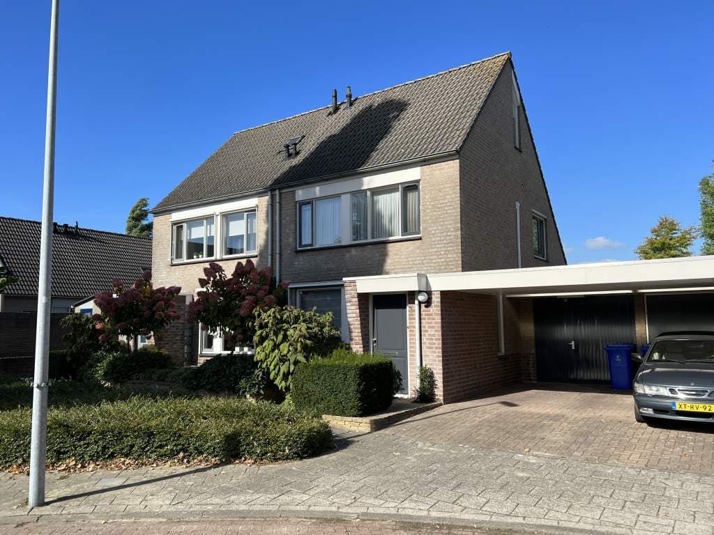 2-Under-1 Roof House in De Kelen, Veldhoven - For Rent