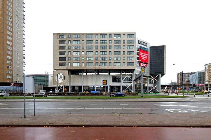 3-Room Apartment at Zuidplein, Rotterdam - For Rent