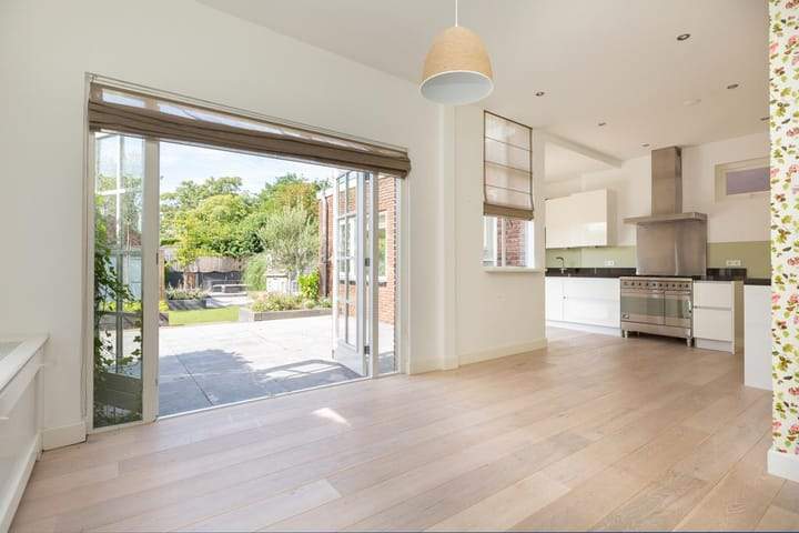 Detached Villa Koningin Julianaweg 3, Leidschendam