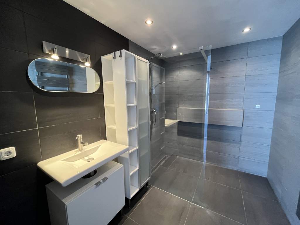 Casa 2-en-1 bajo un mismo techo con garaje, Eindhoven - Alquiler