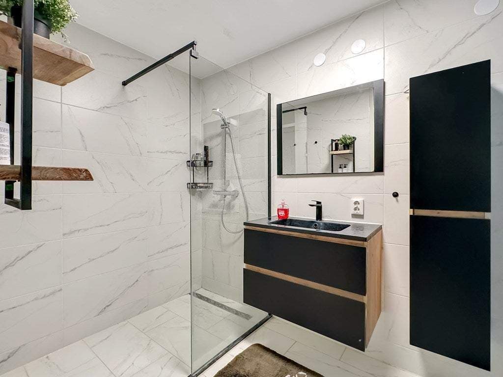 Flat Chet Bakerstraat, Amsterdam - For Rent