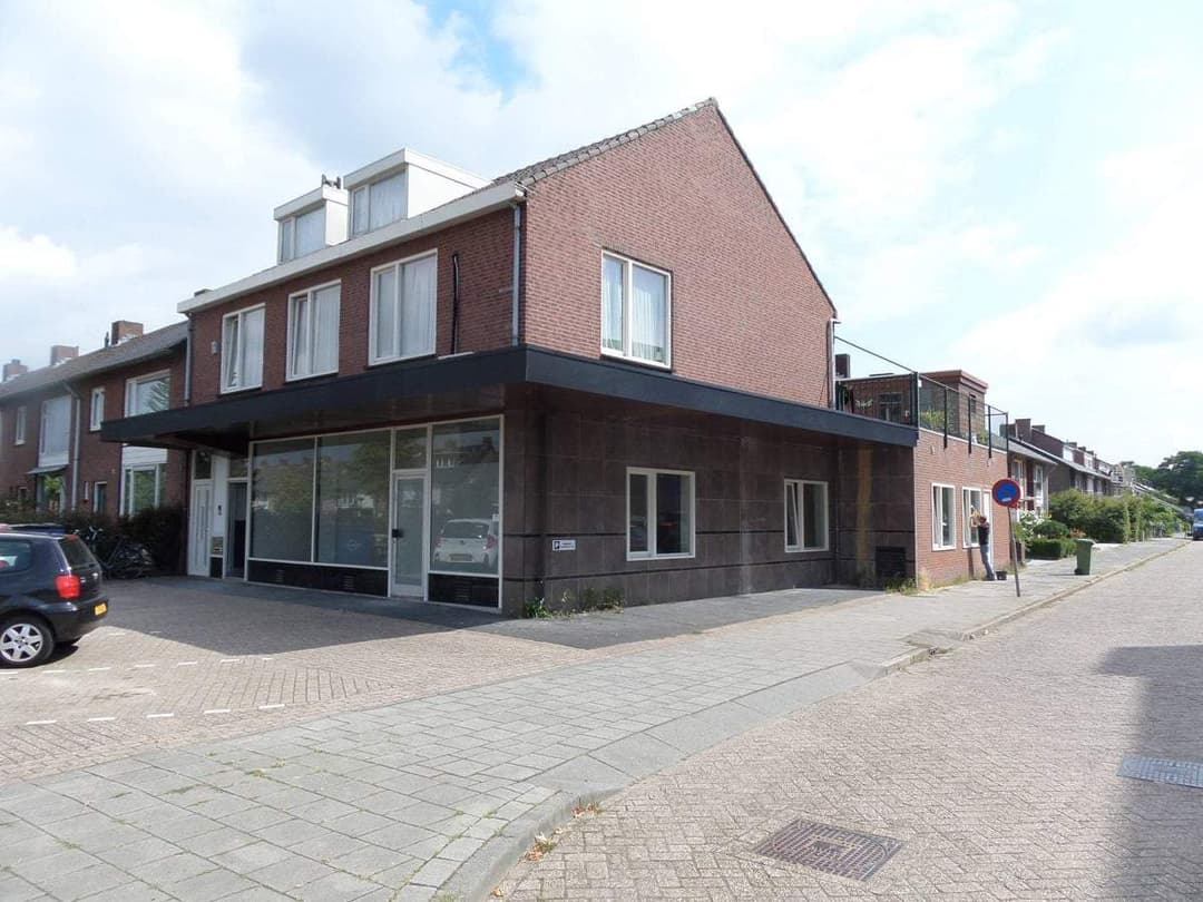Studio Flat Nuenenseweg, Geldrop - For Rent