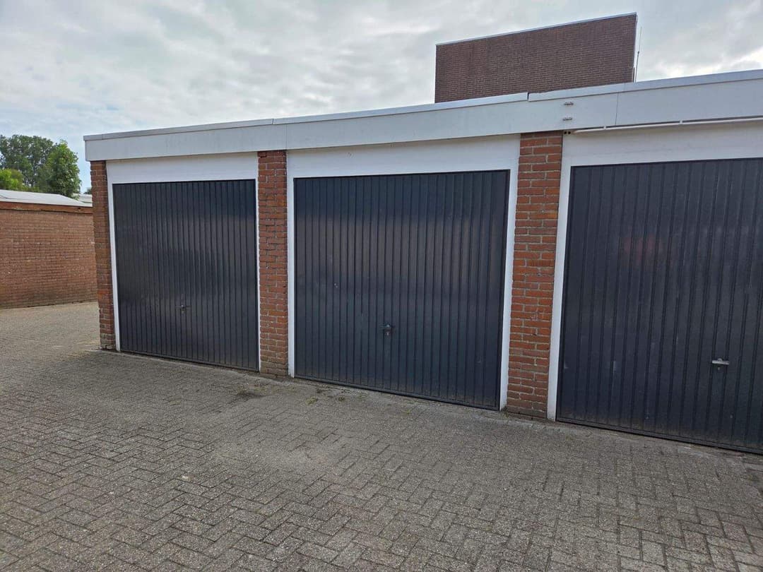 Garaje en alquiler en Laan van het Kinholt 605, Emmen
